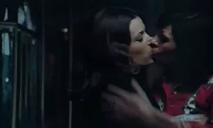 آلهة في سن المراهقة شيلي اول فلم سكسي النعيم و إيميلي بندر يتناوبون ركوب الصعب الديك