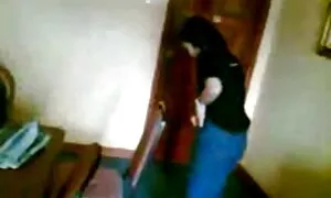 فتاة تسمى جارتها أن يمارس الجنس معها فلم سكسي xxx